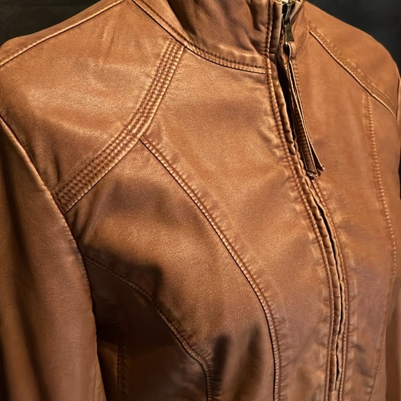 Big Chill Vintage Leather Moto Jacket - Picture 4 of 16